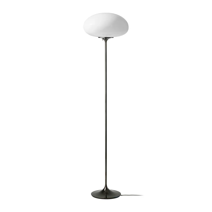 Gubi - Stemlite Floor lamp H 150 cm, chrome black / opal