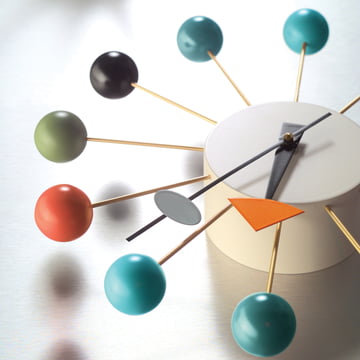 Ball Clock from Vitra in detail