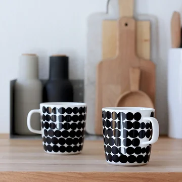 The Oiva Räsymatto Mug from Marimekko in black and white