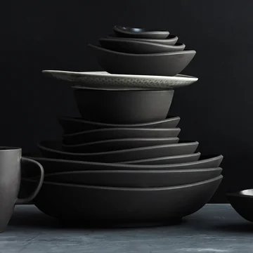 The black Junto tableware collection from Rosenthal