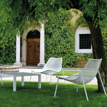 Emu - Round Lounge Chair, Lounge Armchair and Table in Garden