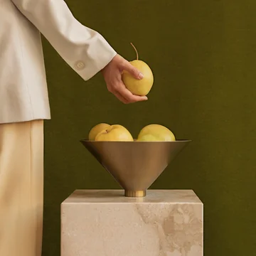 Decoration with clean lines