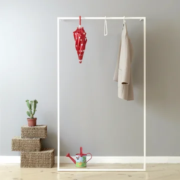 Minimalist wardrobe to lean against