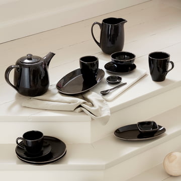 The Nordic Coal tableware from Broste Copenhagen with strong and organic expression