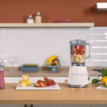 BLF03 stand mixer from Smeg