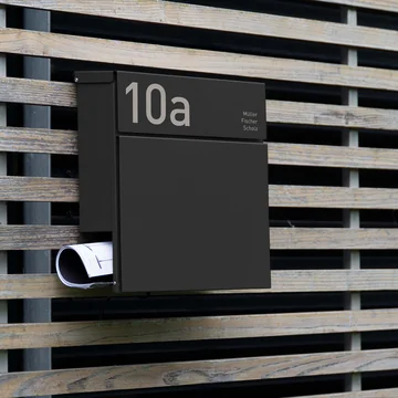 Mailbox Letterman VI with newspaper roll from Radius Design