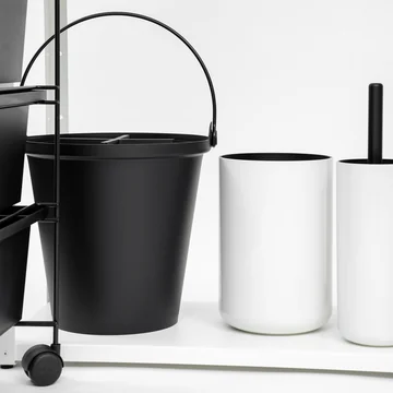 H2O Bucket with lid from Authentics