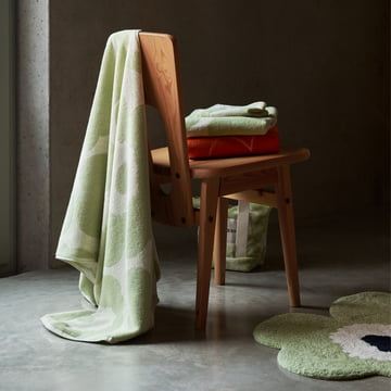 Marimekko - Unikko Bath towel, off-white / sage