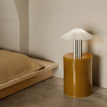 Taite table lamp, lily white by Blomus