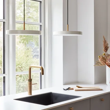 Umage - Asteria Mini LED pendant light, brass / pearl