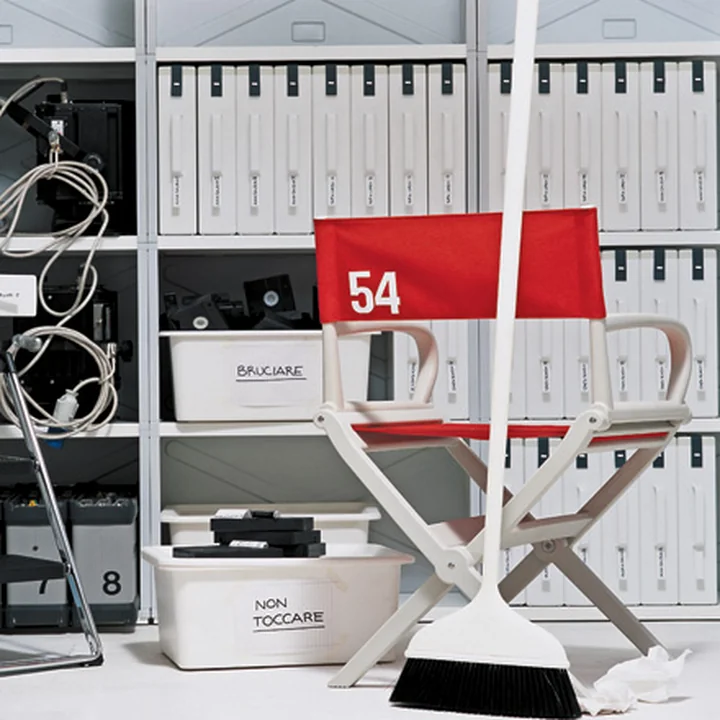 Magò broom for a dust-free office