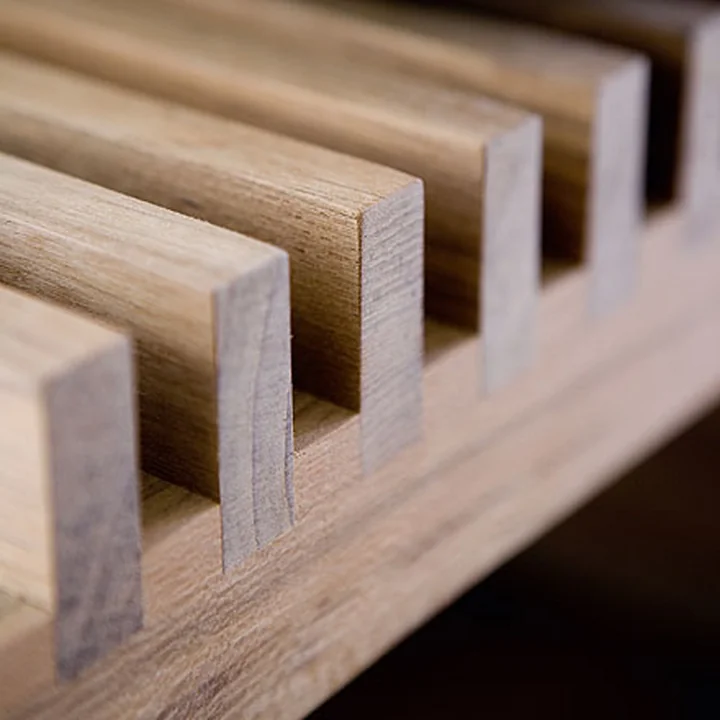 Cutter Wooden bench from Skagerak in detail