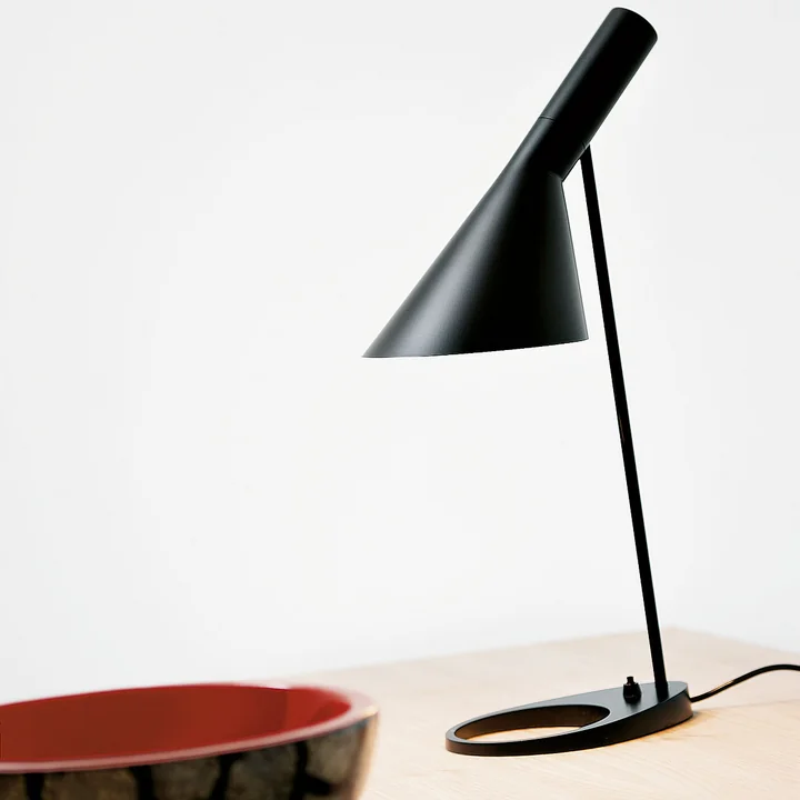 Louis Poulsen - AJ table lamp