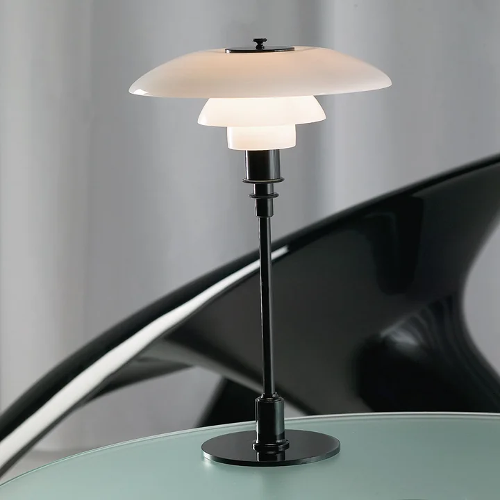 The Louis Poulsen PH 3/2 table lamp