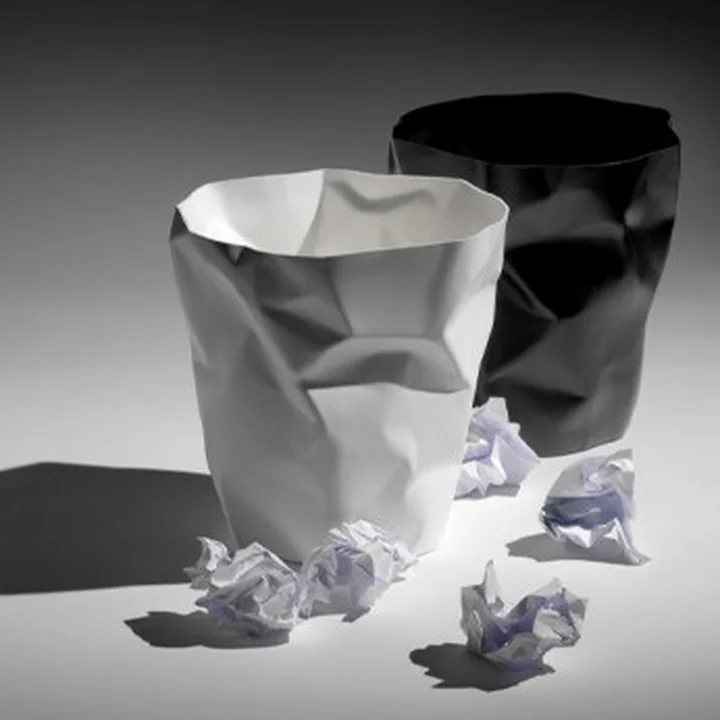Waste paper basket and eye-catcher - both in one.