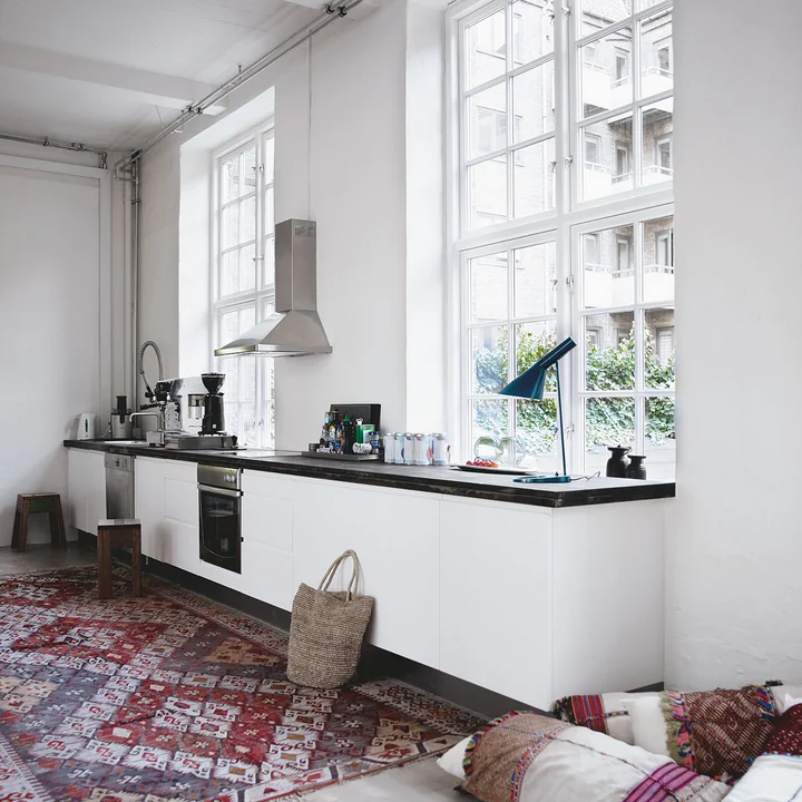 Table lamp with large shade