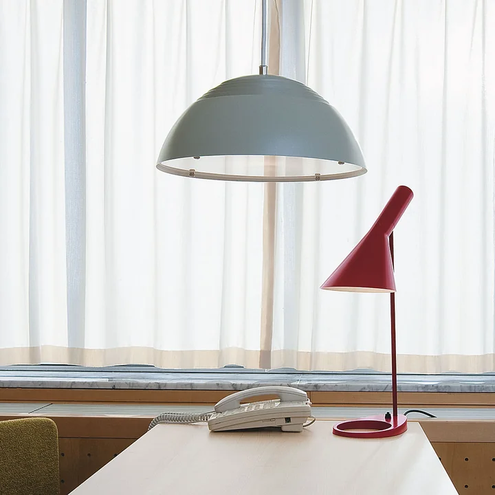 Lamp base with characteristic opening