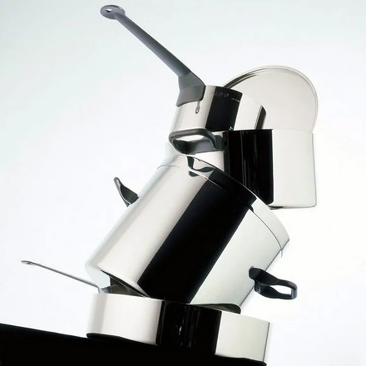 Durable cookware made of stainless steel and aluminium