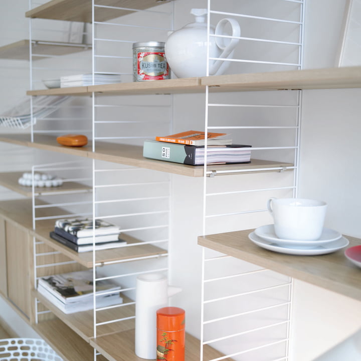 Shelving system from String in oak / white