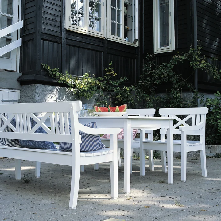 Scandinavian design for the terrace