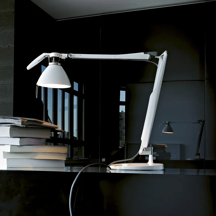 Fortebraccio -Desk lamp from Luceplan in white