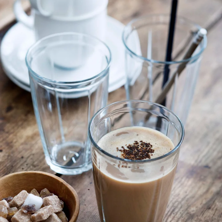 Elegant coffee break with the Grand Cru Soft latte glass