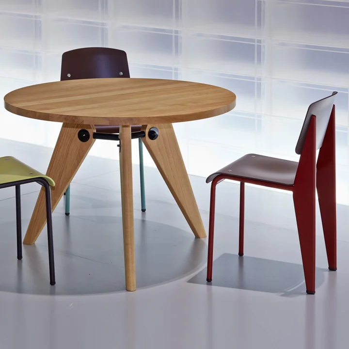 Guéridon dining table and Prouvé Standard Chair