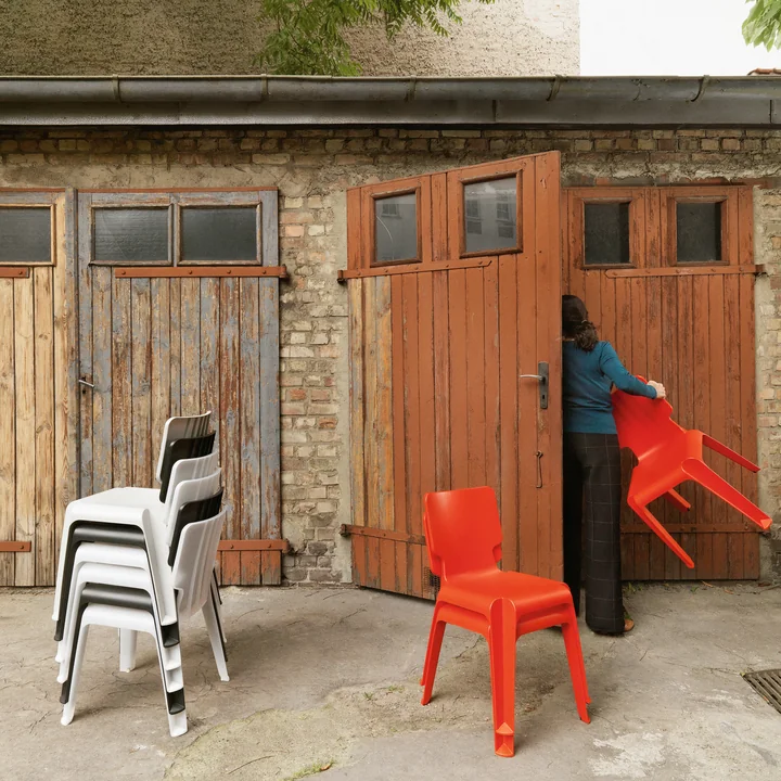 Authentics - Wait chair