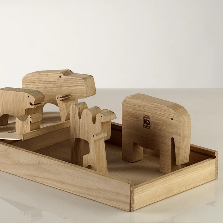 Wooden animal figures made of oak wood by Enzo Mari