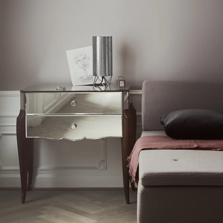 Gubi - Pedrera table lamp H2O, nickel, ambience image