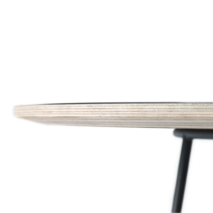 The Airy coffee table by Muuto in black