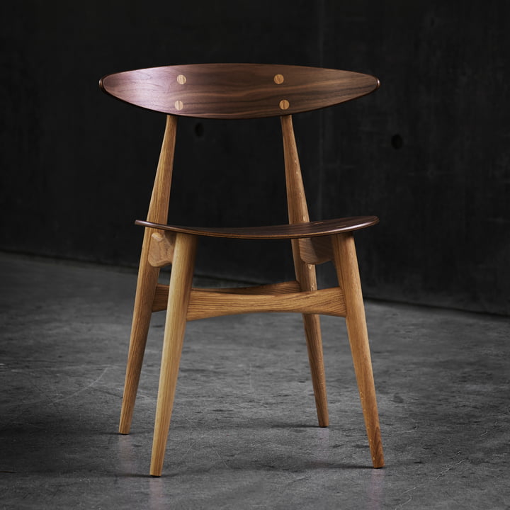 CH33 from Carl Hansen in the finish oak walnut