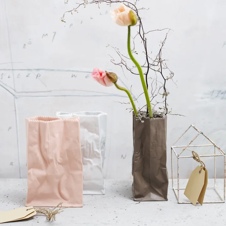 The bag vase from Rosenthal in delicate pink tones