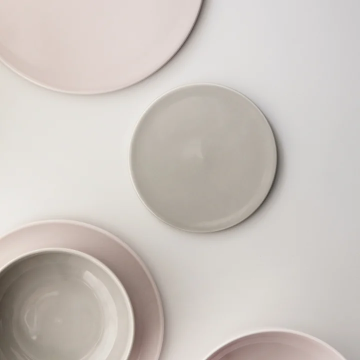 Shapely in latte and nude