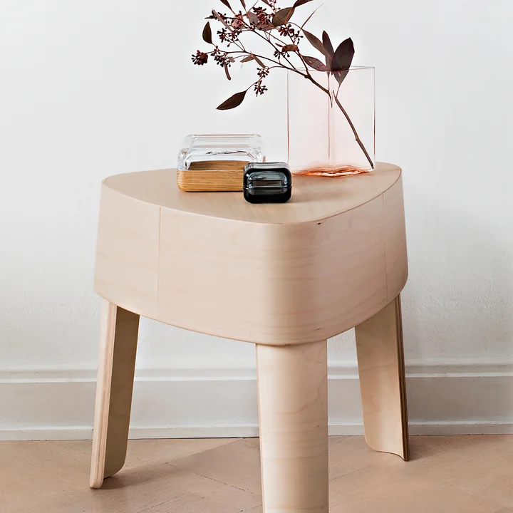 Plektra side table by Iittala