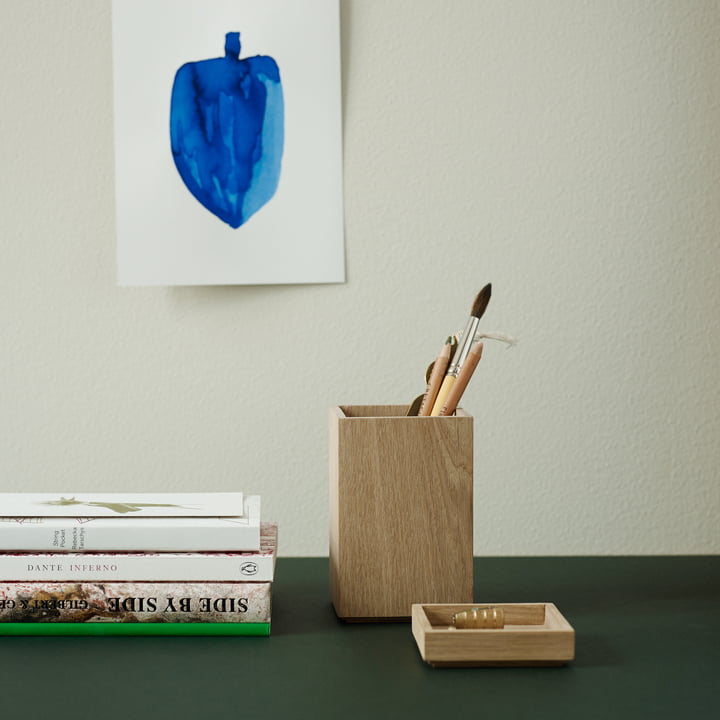 Stylish storage duo: Nomad pen holder and tray from Skagerak