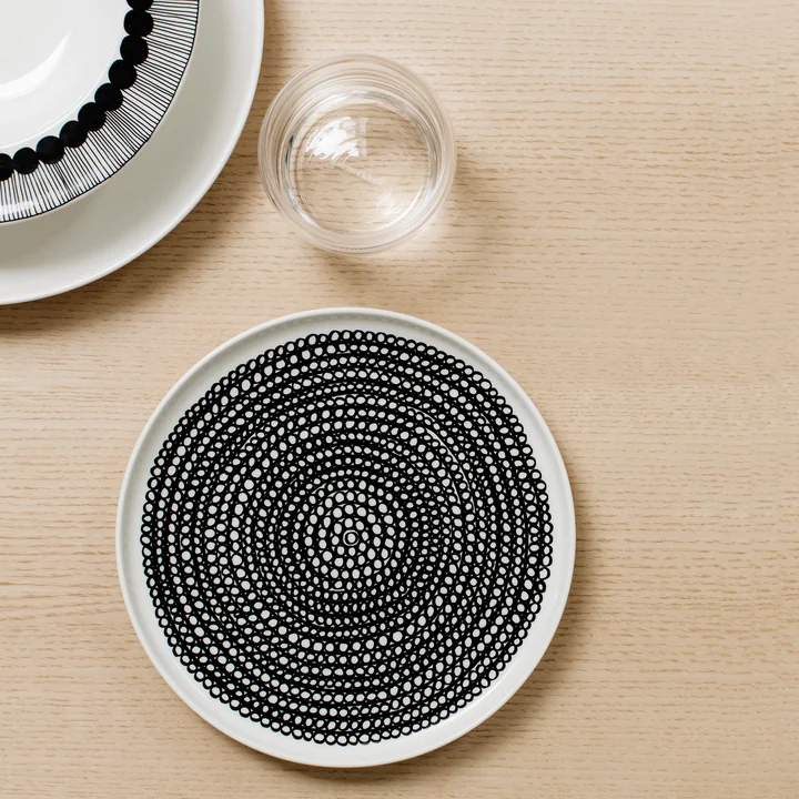 Oiva Räsymatto Plate from Marimekko