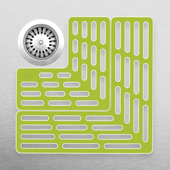 Variation for flow in the corner