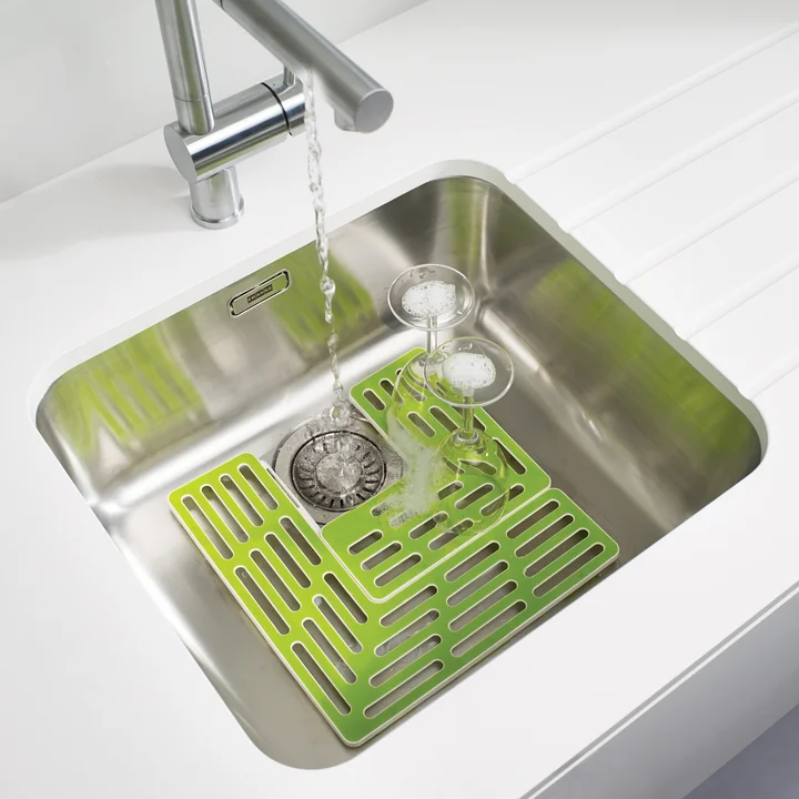 Safe grip in slippery environment