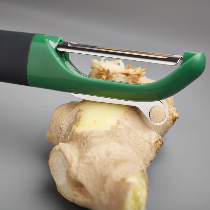 Multi-peel with smooth blade and scrapping edge