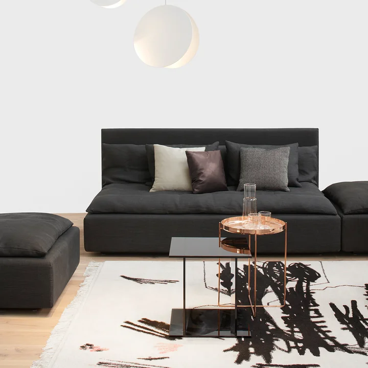 The CM05 Habibi side table in copper from e15