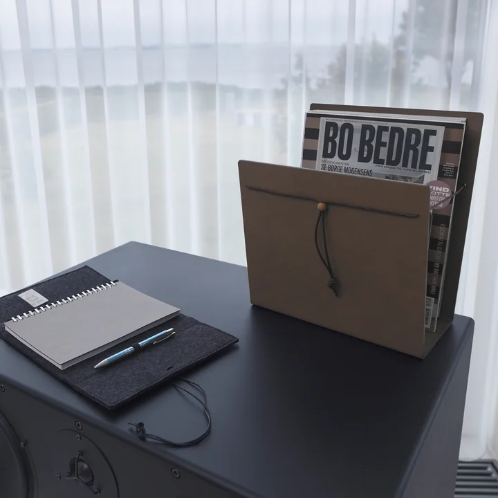 Magazine holder M by Lind DNA in Nupo brown
