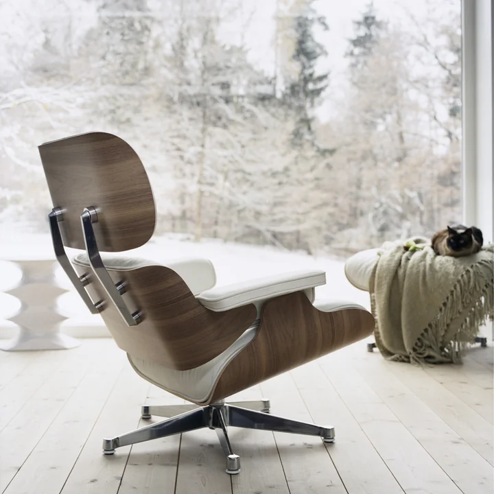 Wintery: the Vitra Lounge Chair in white