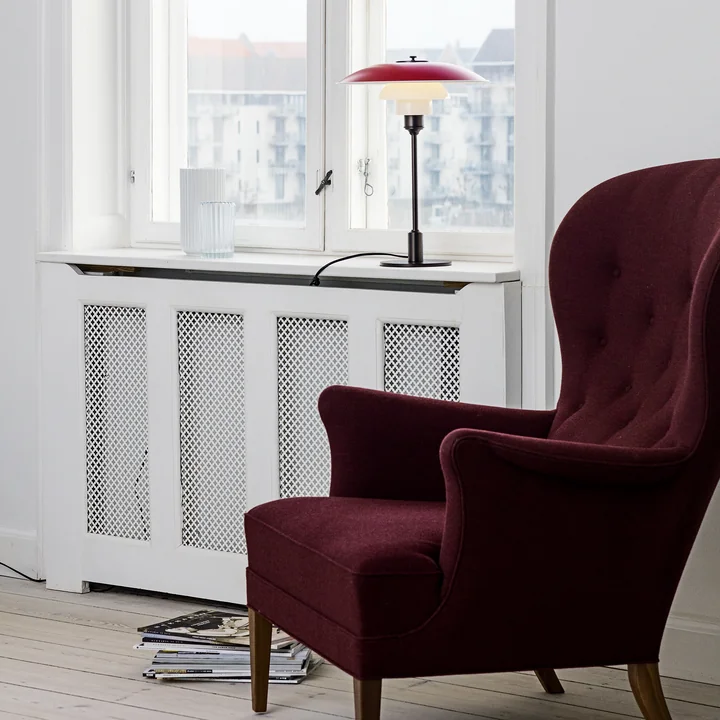 Halogen lamps and copper bases