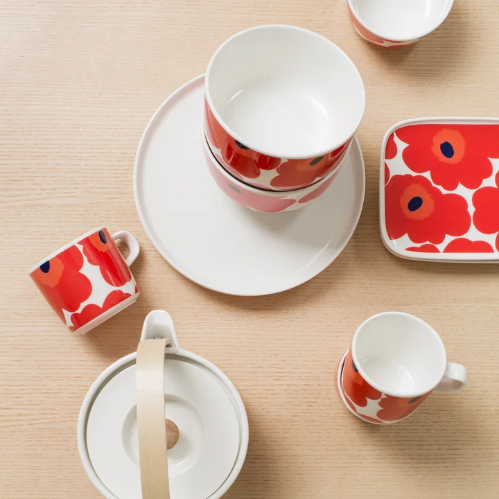 Oiva Unikko Bowl from Marimekko in white and red
