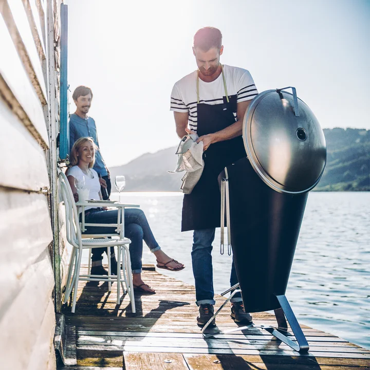 Cone charcoal grill with Tongs by Höfats