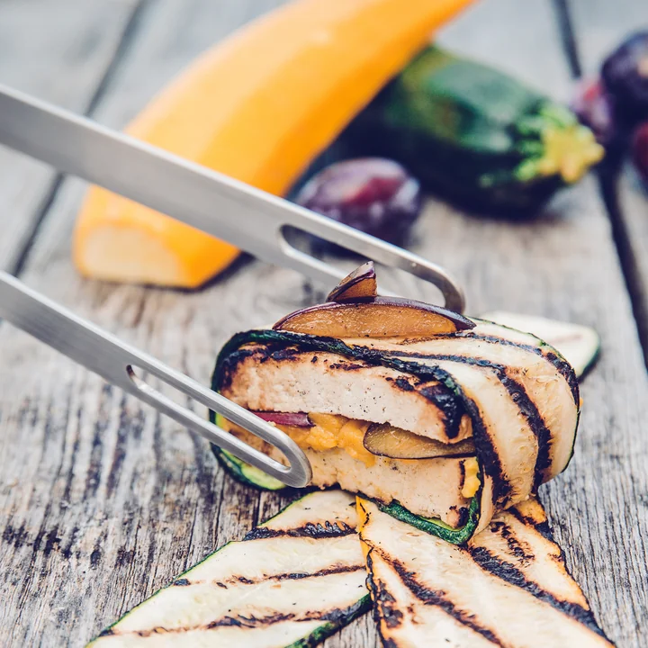 BBQ Tongs by Höfats lies well in the hand