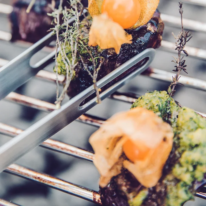 Multi-purpose barbecue tongs by Höfats