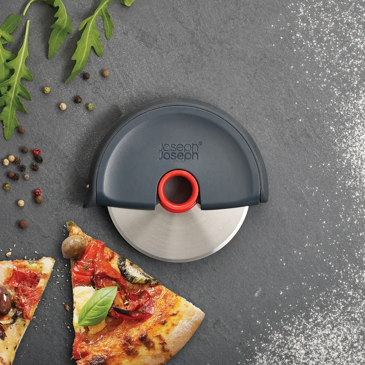 The handy disc pizza cutter