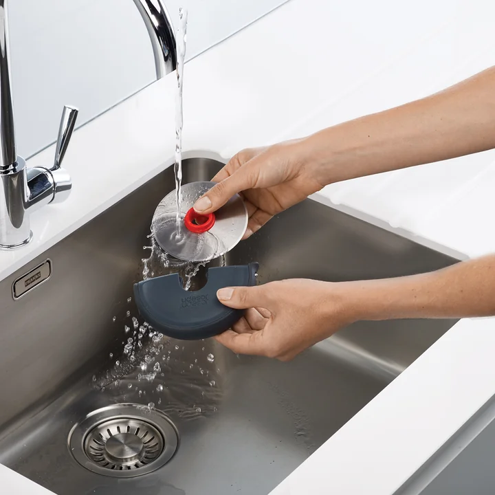 Removable blade made of stainless steel